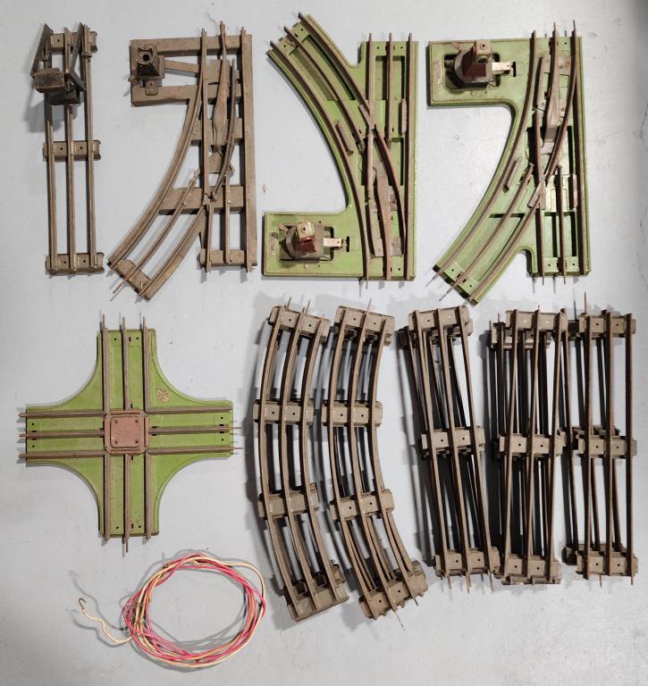 Vintage Assorted Lionel Train Tracks (1 of 7)