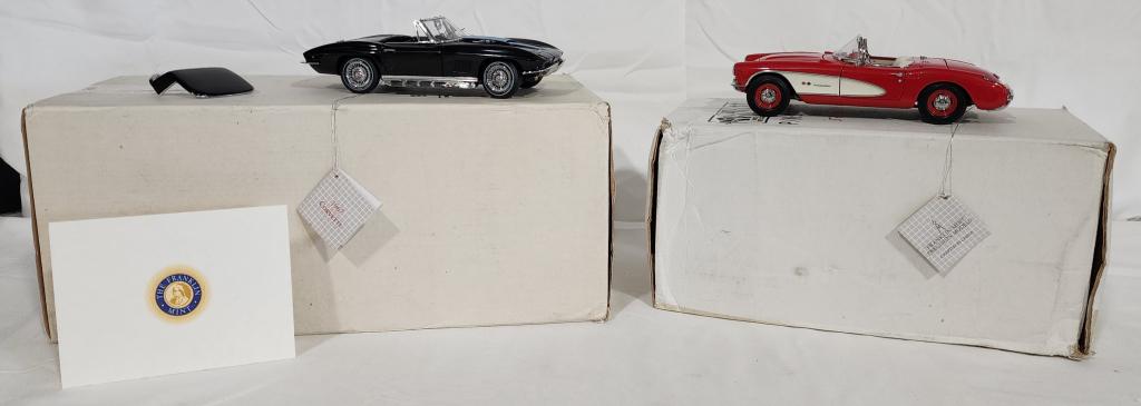 Pair of Franklin Mint Die Cast Corvettes in box (1 of 19)