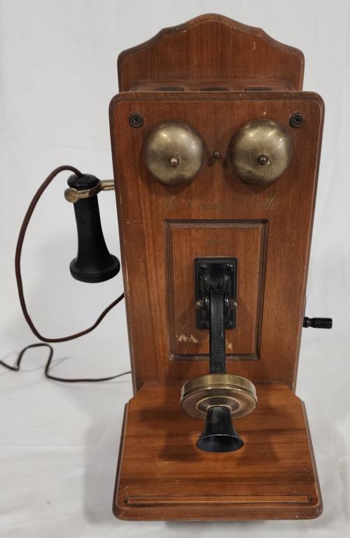 Vintage The Country Belle Telephone Radio (1 of 10)