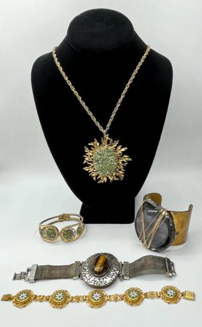 Assorted Costume Jewelry (1 of 20)