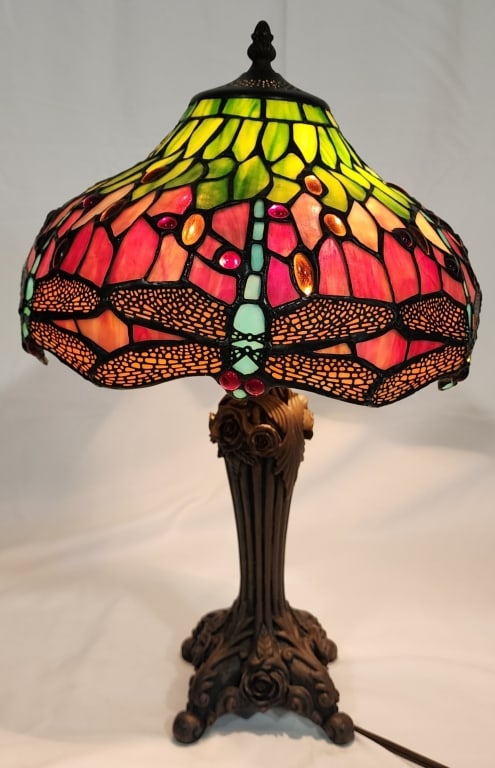 Tiffany Style Stained Glass Dragonfly Table Lamp (1 of 6)