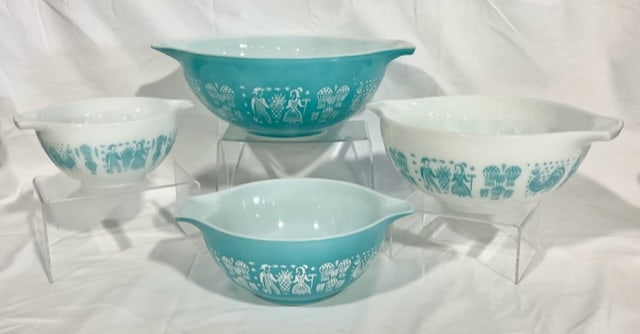 Set of 4 Vintage Pyrex Nesting Bowls (1 of 17)