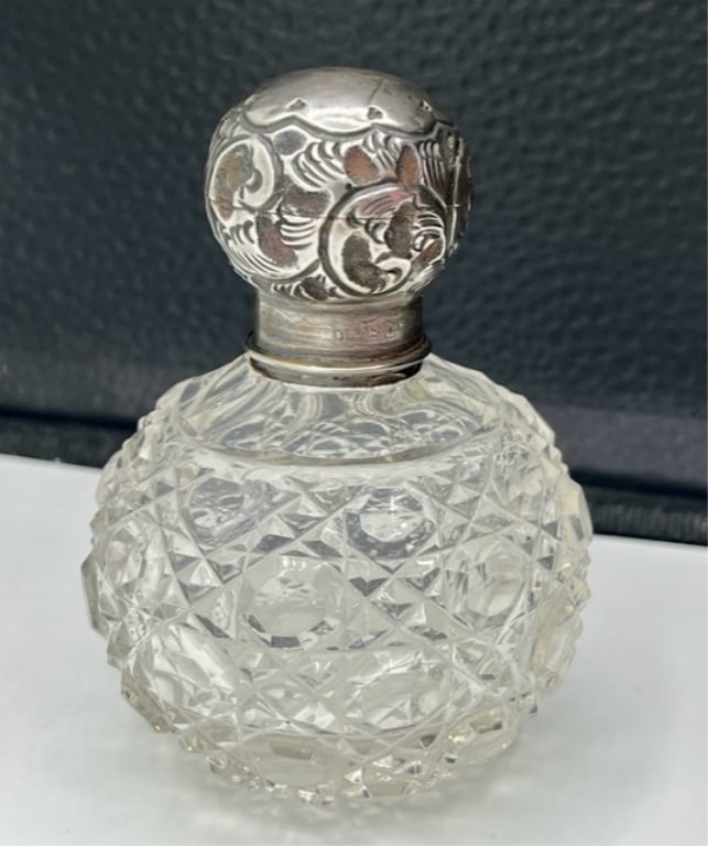 Beautiful Cut Glass Perfume Bottle w/Sterling Lid (1 of 13)