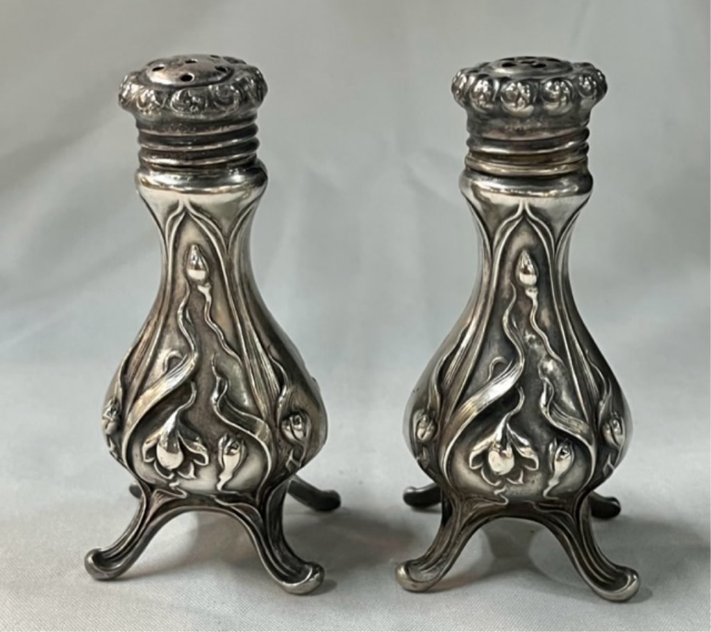 Pr Antique Sterling Salt & Pepper Shakers - 1oz (1 of 9)