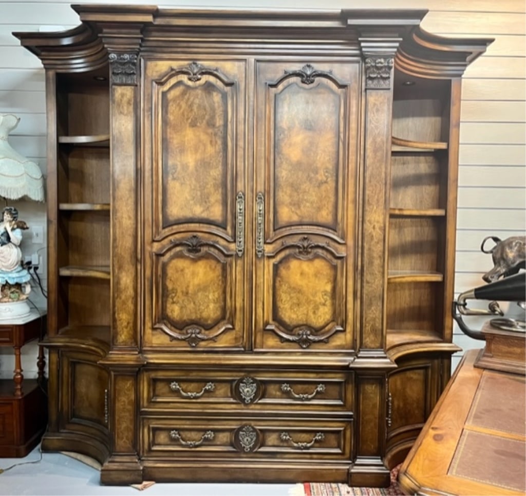 Large Henredon Wall Cabinet (1 of 14)