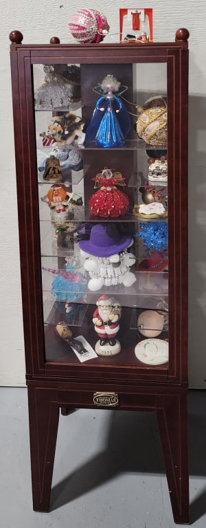 Museum Thomas Display Cabinet full of Ormnaments (1 of 14)
