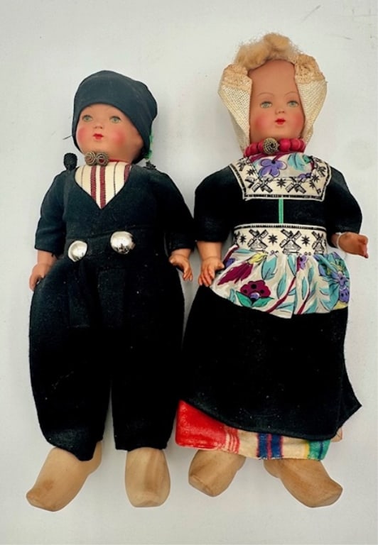 Pair of Vintage Cloth & Wooden Dutch Dolls (1 of 9)