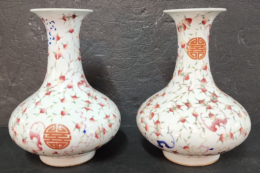 Pair of Chinese Porcelain Vases (1 of 7)