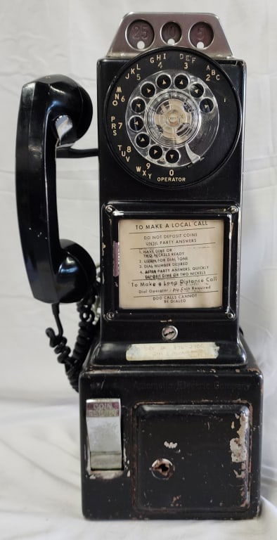 Vintage Automatic Electric Co. Pay Telephone (1 of 9)