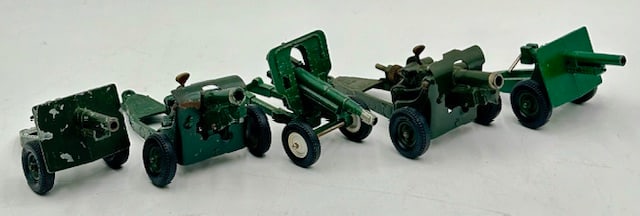 Assorted Britains Battalion Weapons (1 of 19)