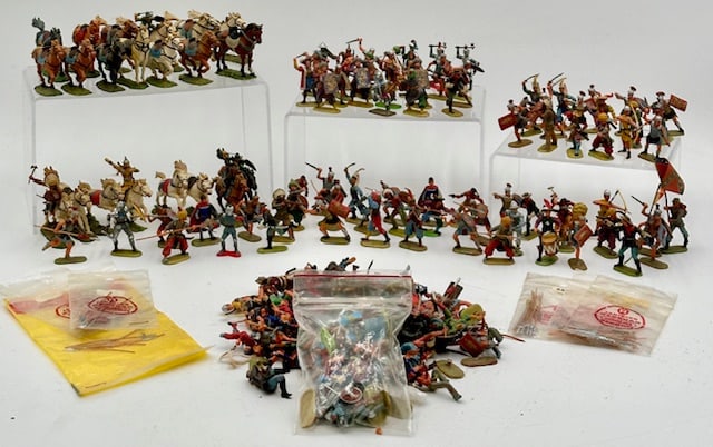 Huge Collection of Elastolin Figures (1 of 13)