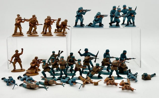 Assorted Plastic Soldiers (1 of 10)