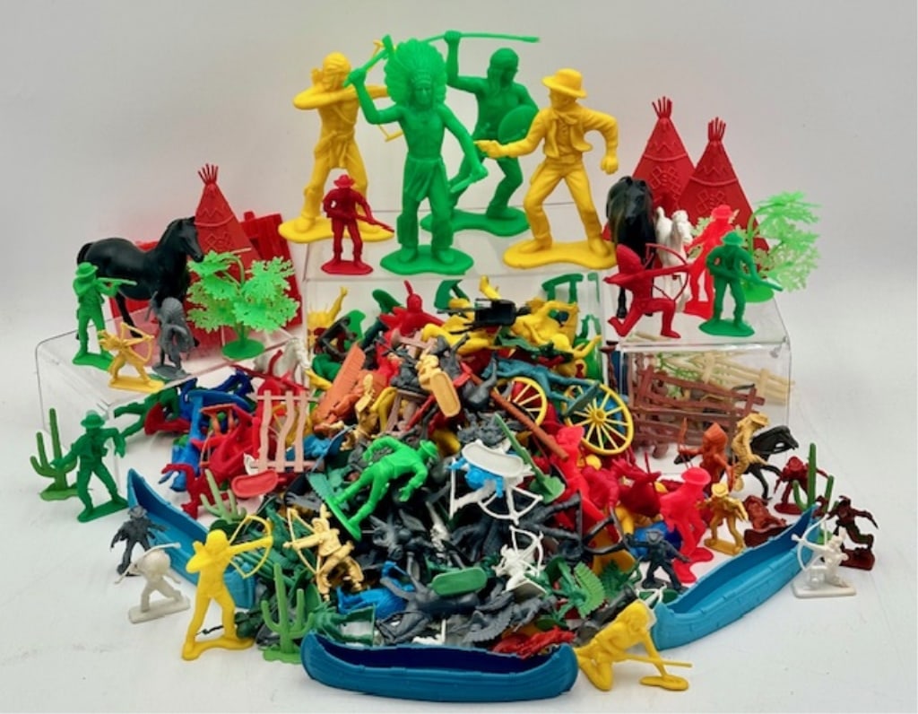 Assortment of Plastic Cowboys & Indians (1 of 9)