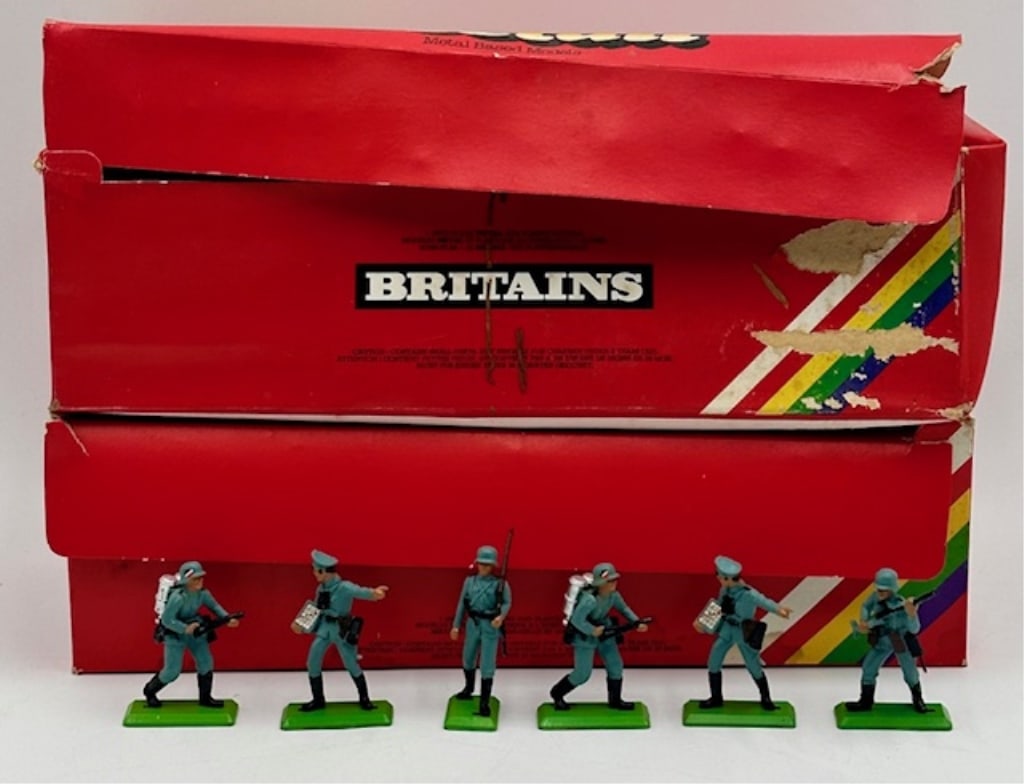 2 Boxes Britains German Infantry Soldiers (1 of 6)