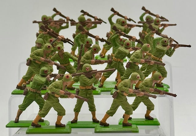 31 Britains Deetail Army Men (1 of 10)