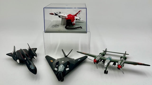 4 Mini Plane Models (1 of 13)