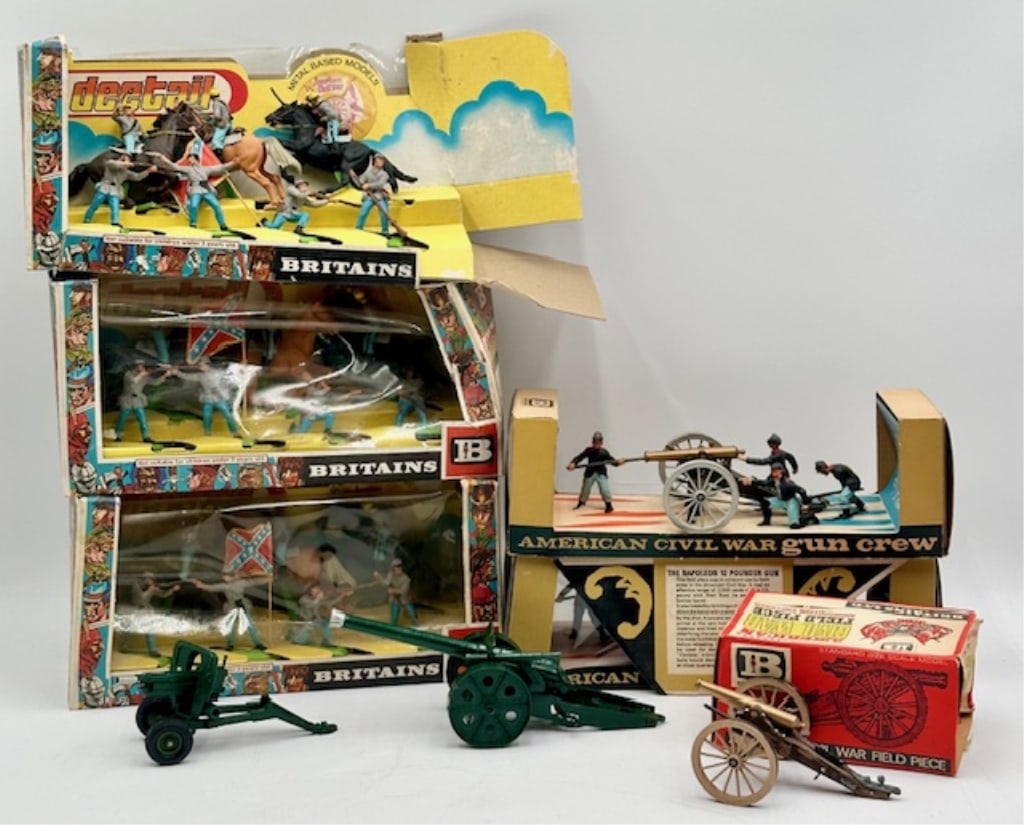 8pc Britains Civil War Collection: 8pc Britains Civil War collection includes #4465 Federal A.C.W. Gun Team with gun, #4435 Confederate A.C.W. Gun Team with gun, #9726 Field Piece, (2) Misc. weapons, & (3) #7425 Deetail Confederate For