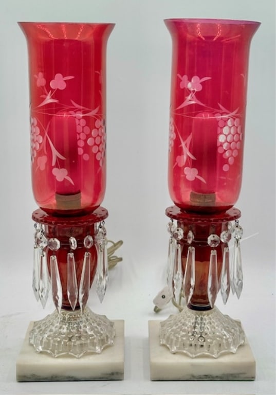 Pair of Vintage Etched Mantle Boudoir Lamps (1 of 12)