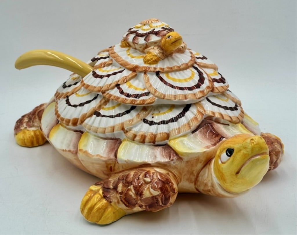 Vintage Seymour Mann Turtle Soup Tureen: Vintage Seymour Mann turtle soup tureen. Includes ladle. Approx. 14". Photos are considered part of the description and condition. R