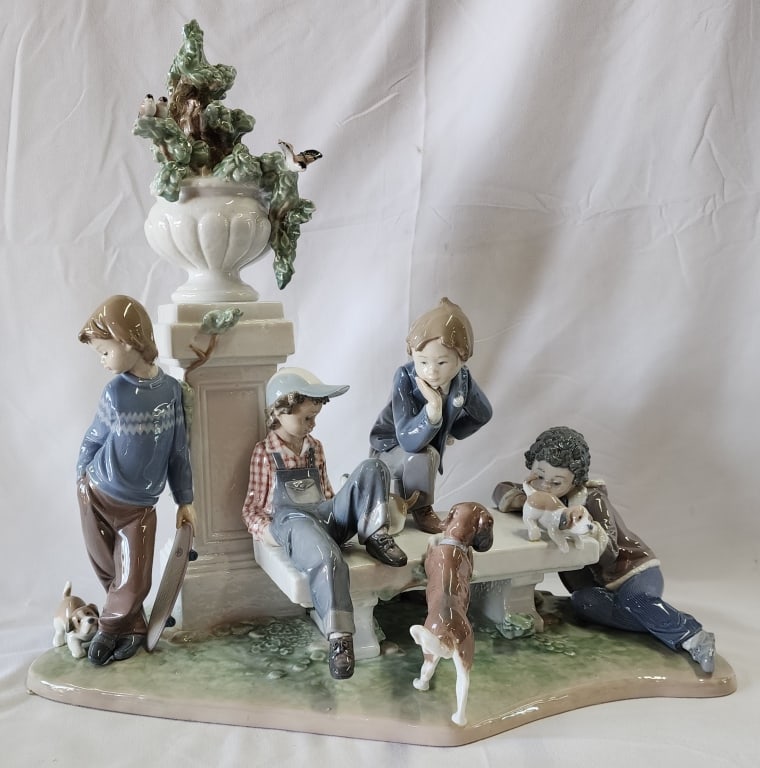 Retired Collectible Lladro "Puppy Dog Tails" (1 of 12)