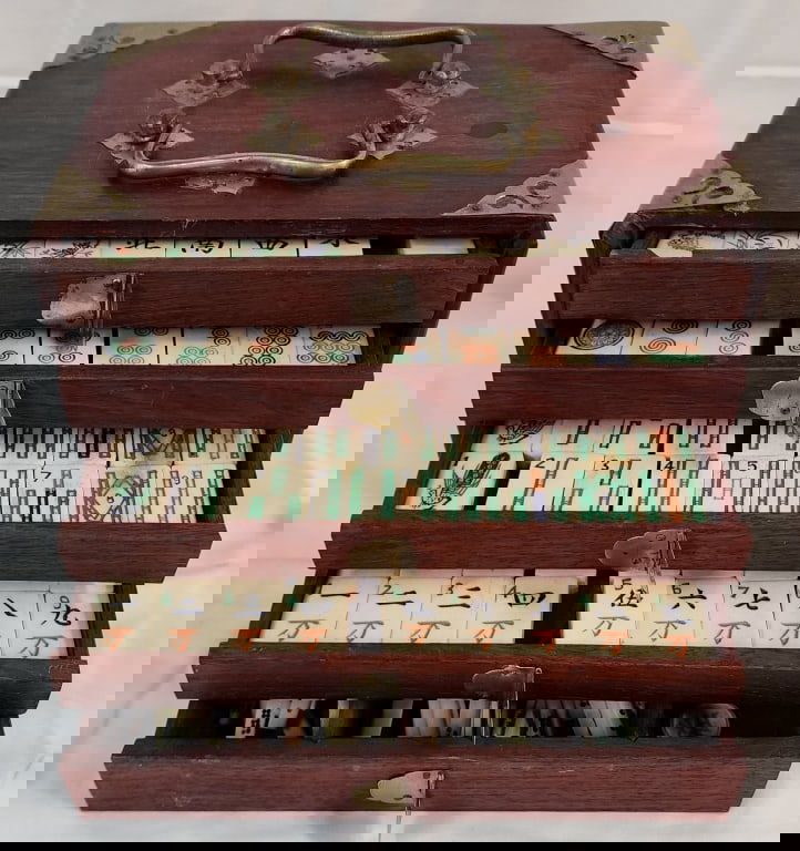 Vintage Chinese Mahjong Set (1 of 15)