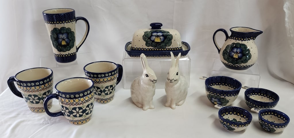 Unikat Polished Pottery Assorted Collectibles (1 of 15)