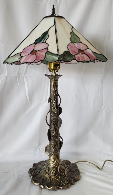Vintage Tiffany Style Slag Glass Table Lamp (1 of 5)