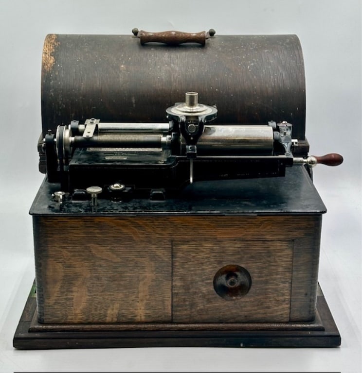 Antique Edison Cylinder Phonograph (1 of 16)