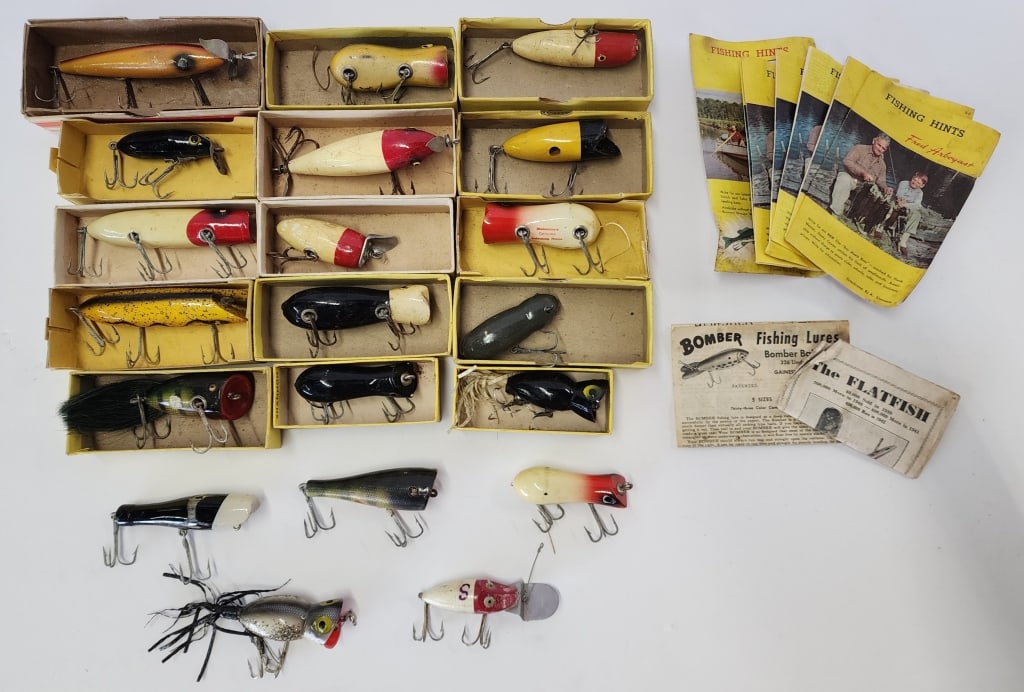 Assorted Vintage Wood Fishing Lures (1 of 4)