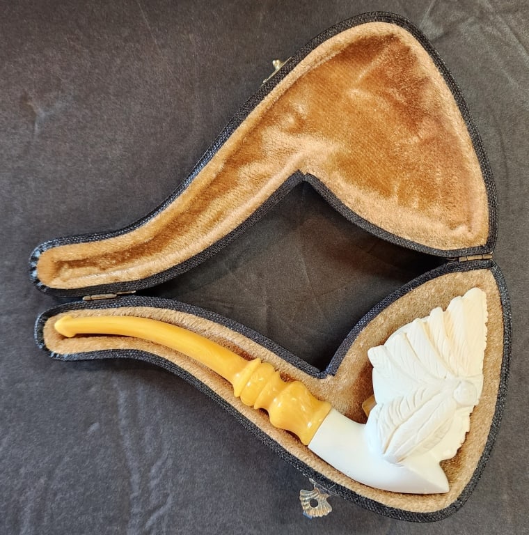 Carved Meerschaum Style Figural Tobacco Pipe (1 of 8)