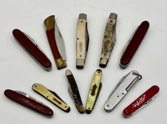 Collection of Assorted Vintage Pocket Knives (1 of 4)