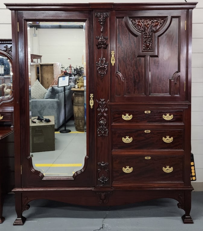 Gorgeous Vintage Victorian Mahogany Wardrobe (1 of 5)