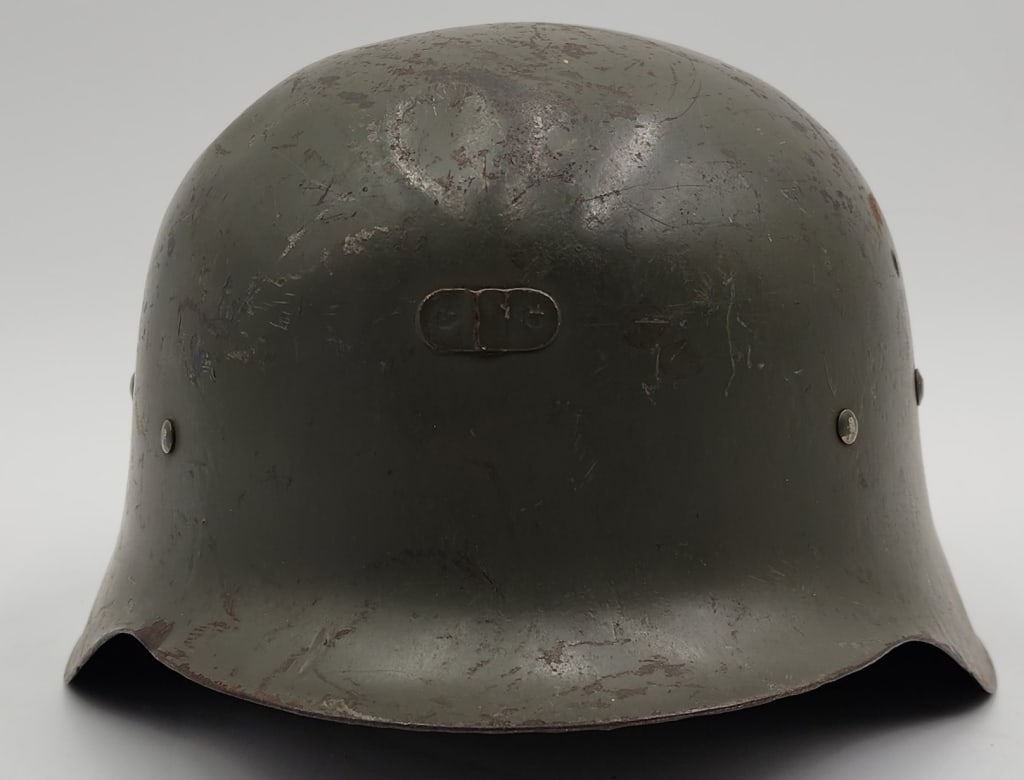 Vintage WWII German MIlitary Helmet (1 of 6)