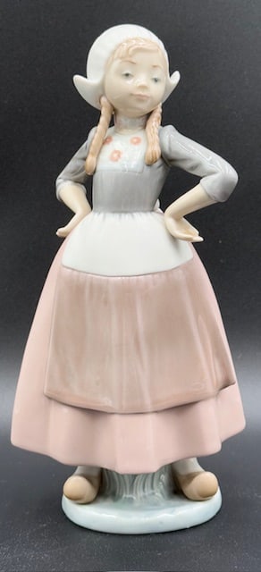 Dutch Girl with Hands on Hips Lladro Figurine (1 of 9)