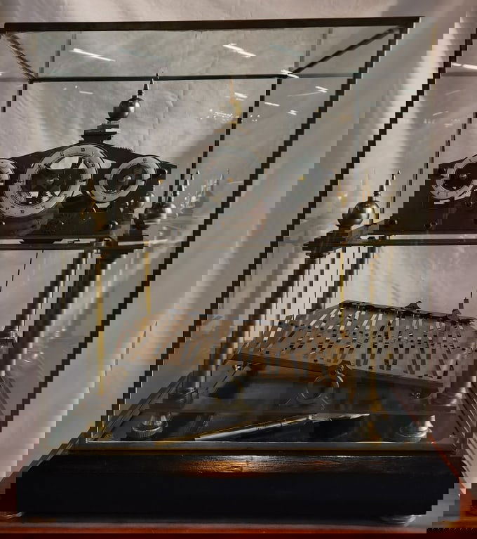 Unique Congreve Rolling Ball Clock (1 of 12)