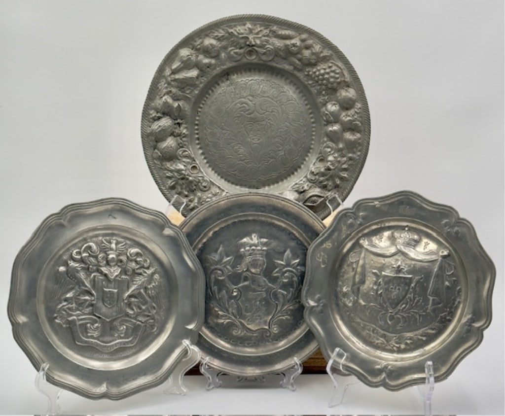 Collection of 4 Vintage Pewter Plates (1 of 19)