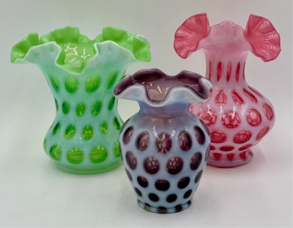 3 Fenton Style Ruffled Top Coin Dot Vases (1 of 14)