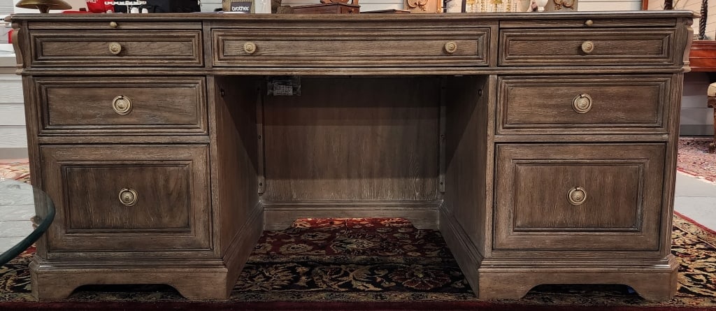 Hooker Furniture Sutter Junior Executive Desk (1 of 7)