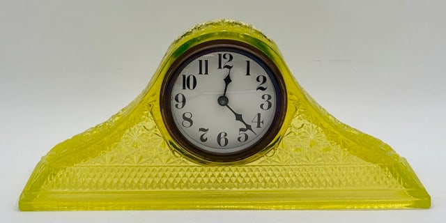 Vintage Vaseline Glass Mantle Clock (1 of 11)
