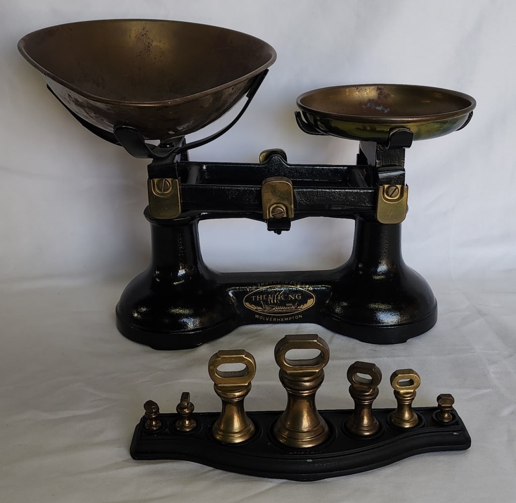 Vintage Viking Cast Metal Balanced Kitchen Scale (1 of 10)