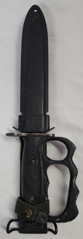 Vintage U.S. M4 Bayonet w. Scabbard (1 of 11)