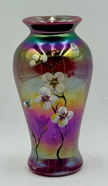 Beautiful Artist Signed Hand Painted Fenton Vase (1 of 9)