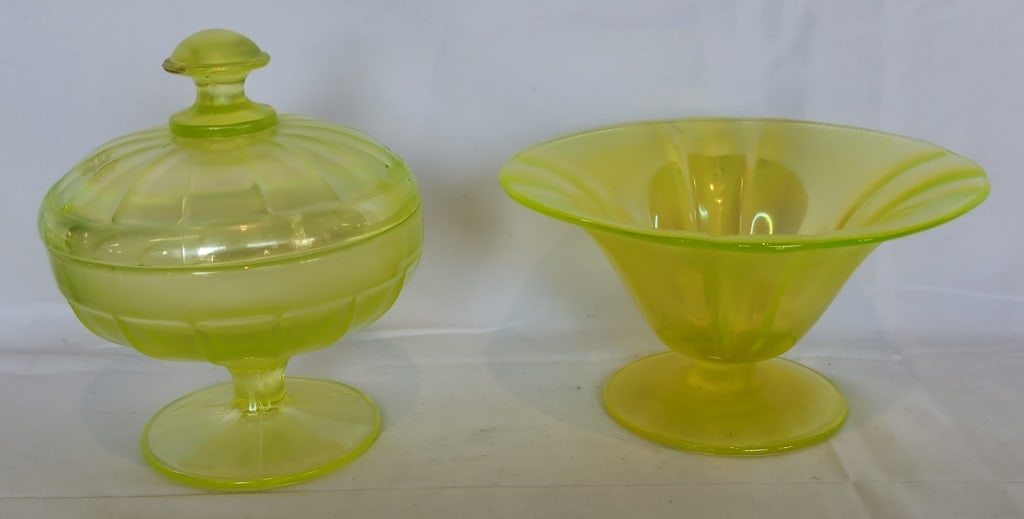 Beautiful Opalescent Yellow Satin Uranium Set (1 of 7)