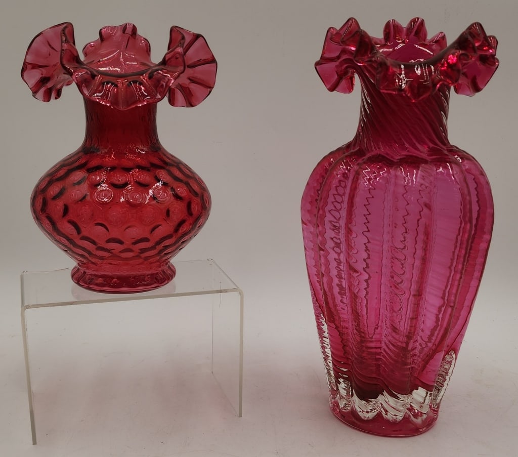 Pair of Beautiful Fenton Cranberry Art Glass Vases (1 of 8)