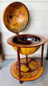 Design Toscano 16th Century Replica Globe Bar