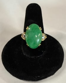 18k Jade and Diamond Ring - 6.3g TW