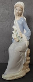 Vintage "Sitting Girl w. Lilies" Lladro Figurine
