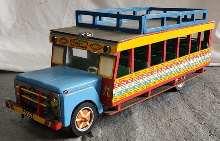 Hand Crafted Columbia Folk Art Chiva Bus