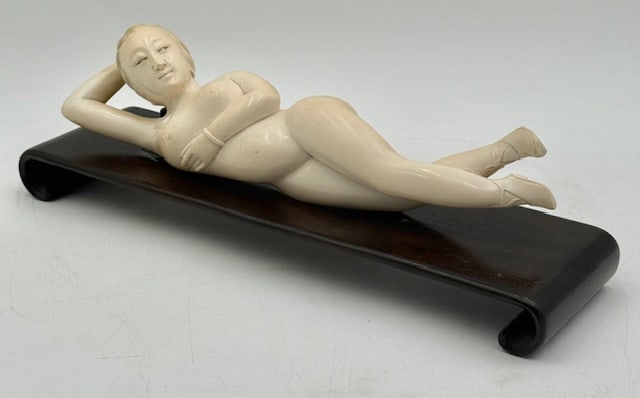 Vintage Chinese Reclining Doctor's Lady (1 of 13)