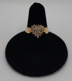 14K Heart Shaped Diamond Cluster Ring - 3.95g TW